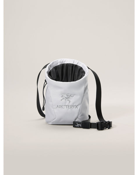 Arc'teryx Ion Lightweight Chalk Bag – Arc'teryx | Ascent Outdoors